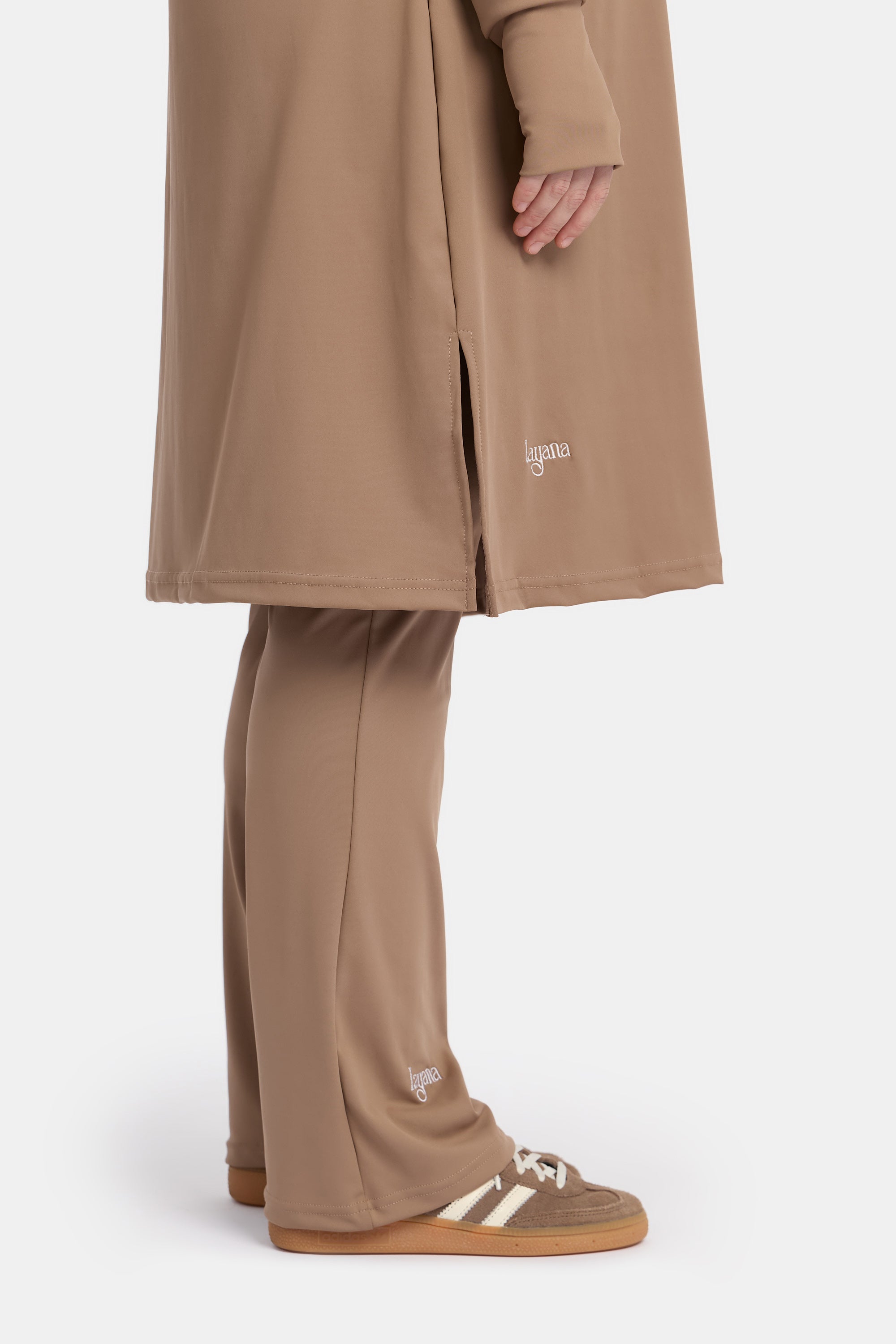 Modest Active Sporttop – Bruin
